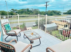The Luv Shack at the Beach, Yeppoon